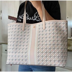 New Tory Burch geo logo monogram pattern allover pink